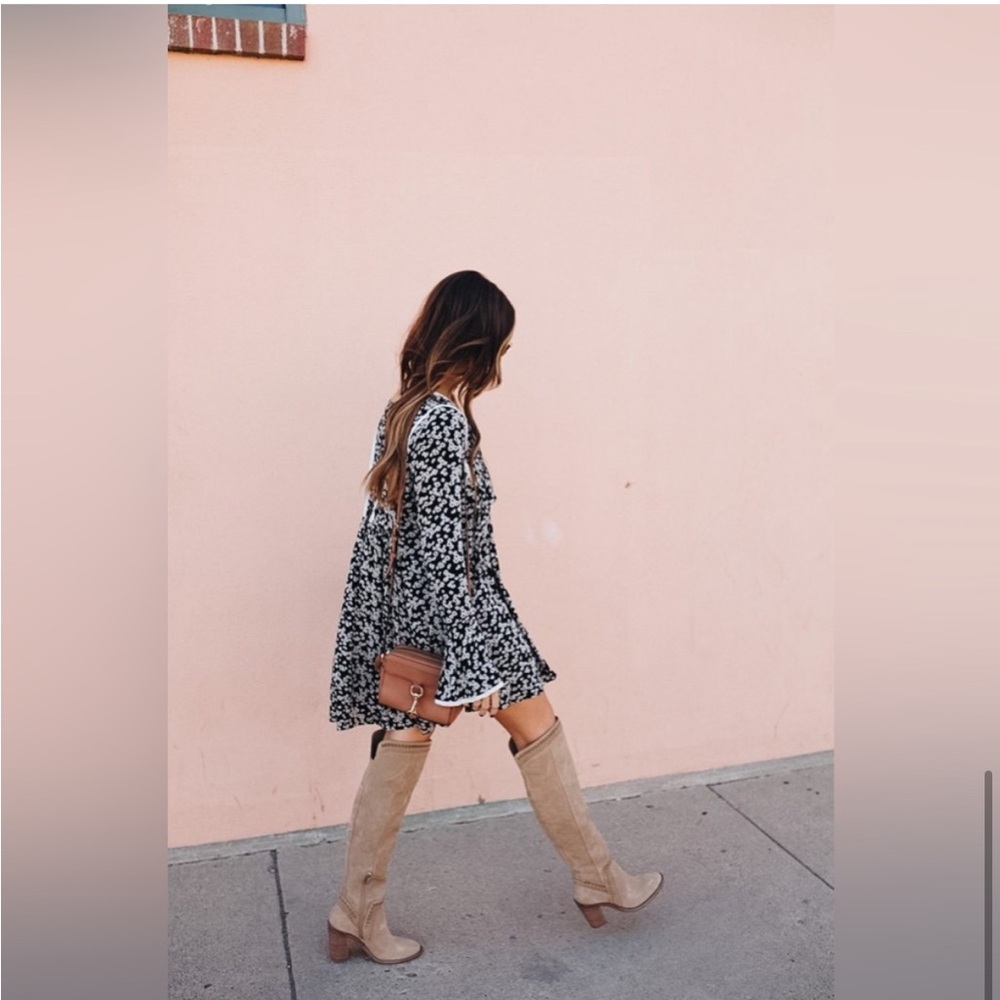 🌻 FREE PEOPLE Bloggers Fav “Like You Best” Floral Mini Long Sleeve Dress XS - Picture 6 of 16
